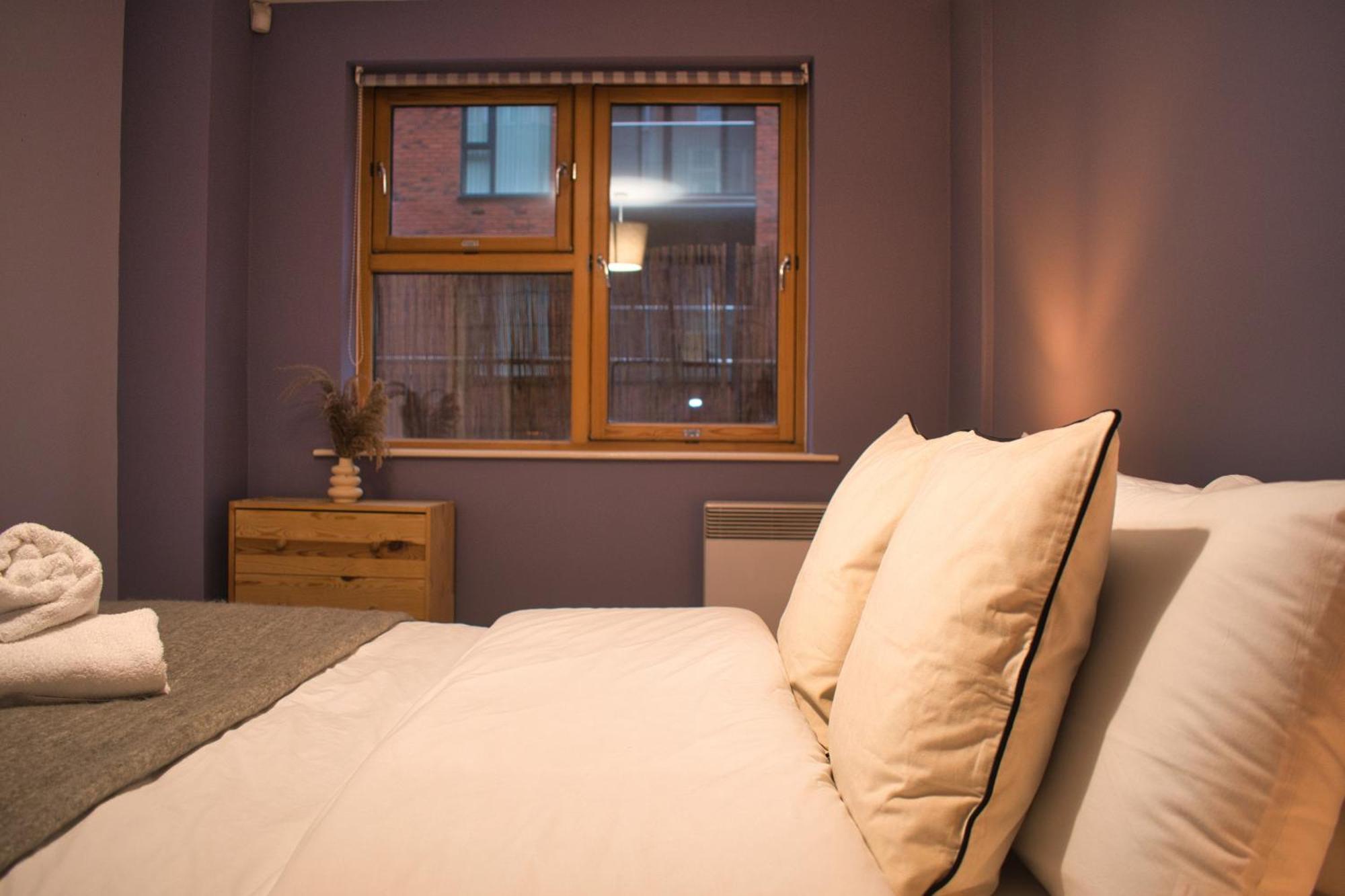 Spacious City Centre Apt - Free Parking - Ao Arena 맨체스터 외부 사진